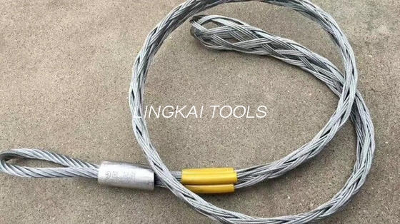 Ce ging de Kabel die van de Hulpmiddelenopgw van de Optische Vezelkabel de Contactdoosverbindingen trekken over van het Grepennetwerk